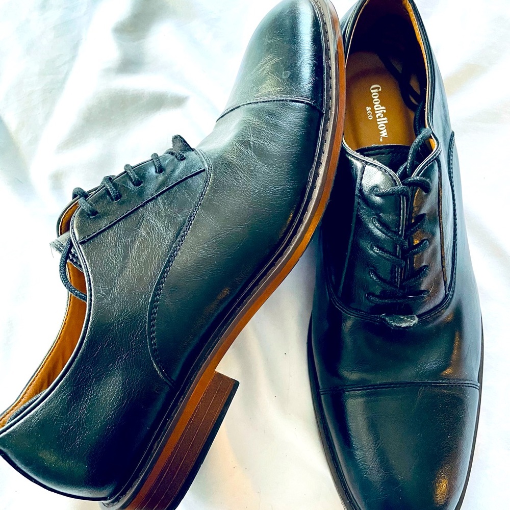 Black dress shoes 10.5